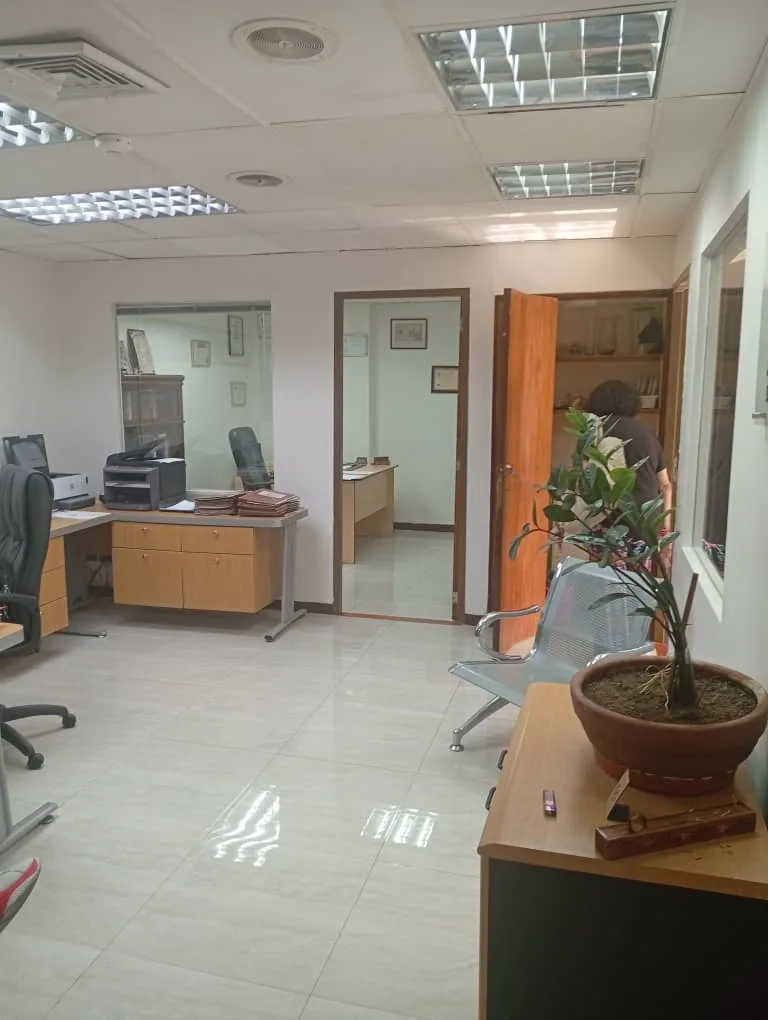 Oficina en Venta en La Mercedes, Torre Noria — 4 hab 100m² — USD 200,000