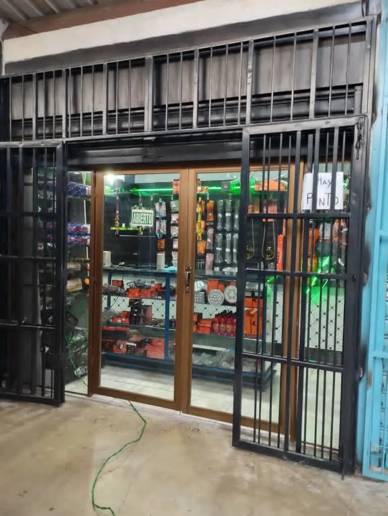 Local en Venta en Cuidad Integral Buenaventura Paraparal 9m² — USD 9,000