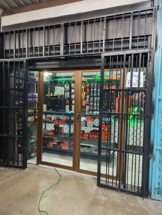 Local en Cuidad Integral Buenaventura Paraparal