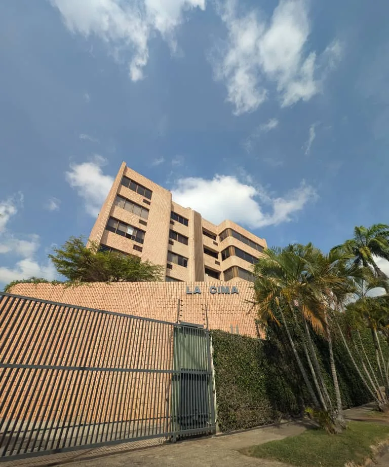 Penthouse en Venta en Zona Norte de Valencia (valle de Camoruco) — 5 hab 302m² — USD 205,000