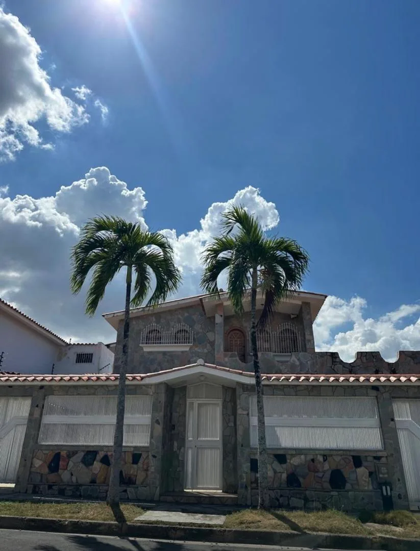 Casa en Venta en El Trigal sector piedra pintada — 5 hab 380m² — USD 150,000