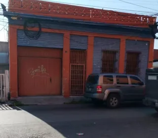 Casa en CALLE JUNIN ENTRE BOLIVAR Y SANTOS MICHELENA