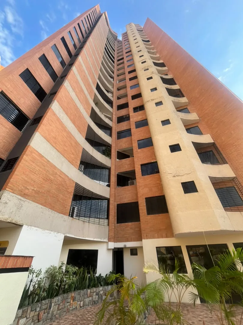 Apartamento en Venta en Las Chimeneas — 3 hab 112m² — USD 120,000