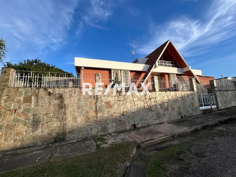Casa en Venta en Lomas del este — 4 hab — Precio a consultar