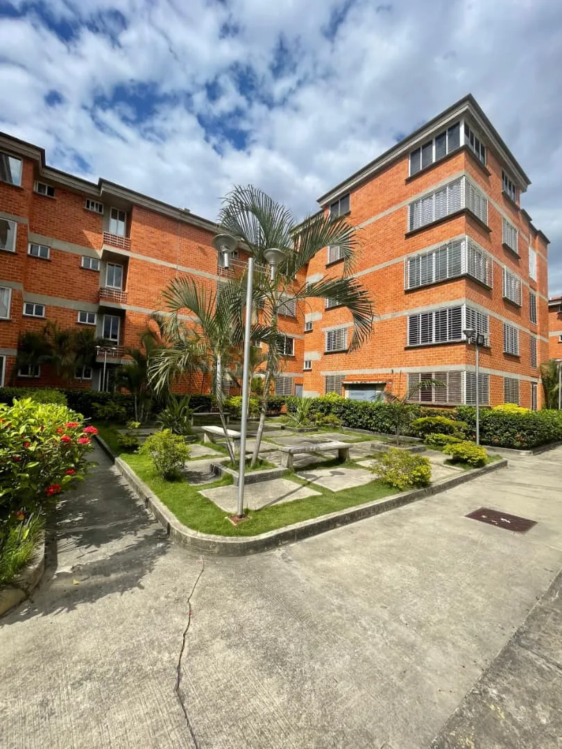 Apartamento en Venta en Ciudad Alianza conjunto Residencial Las trinitarias — 4 hab 115m² — USD 77,000
