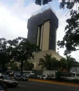 Oficina en C.C. Camoruco