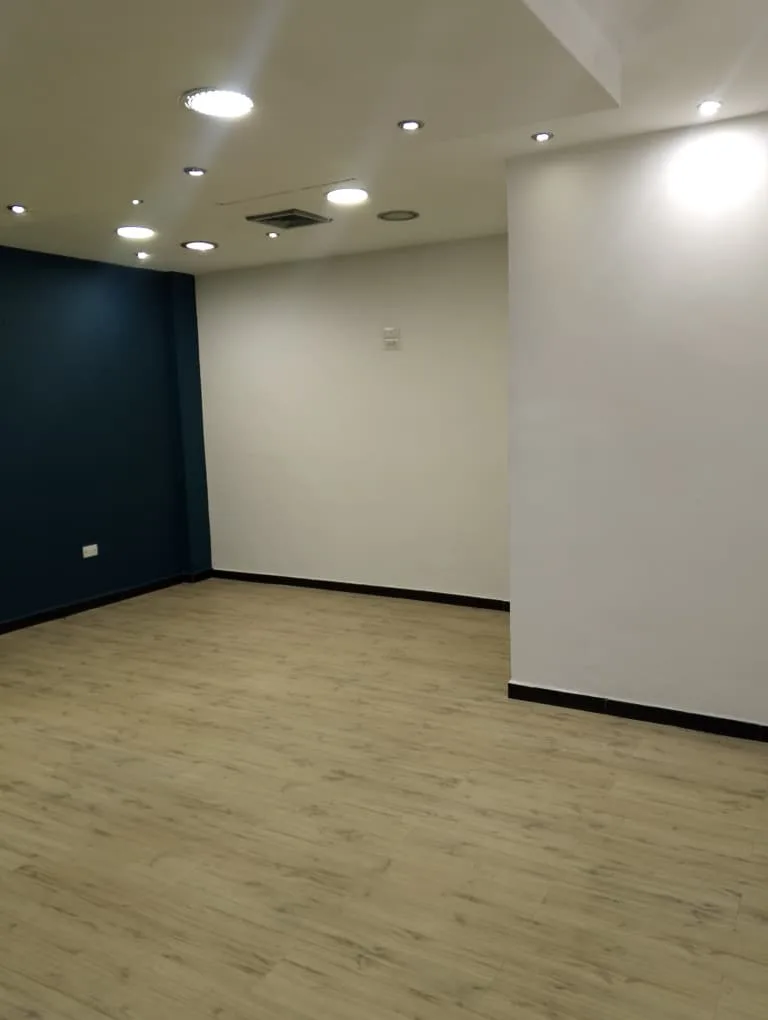 Local en Alquiler en Urbanización La Viña, Centro Comercial La Viña Siglo XXI 52m² — Precio a consultar
