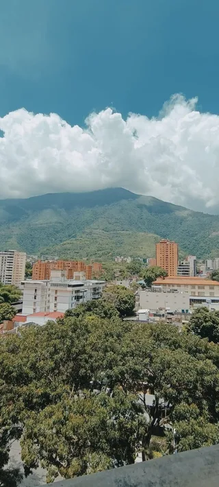 Oficina en Centro Parque Boyacá, Urb. Los Dos Caminos