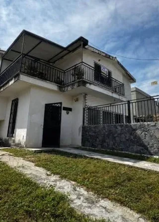 Local en Urb. Carabobo, cerca de la Av. Bolívar Norte y C.C. Concepto La Viña
