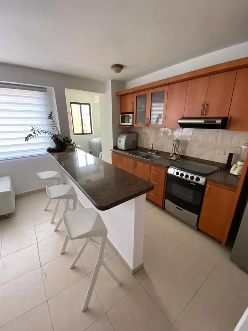Apartamento en Alquiler en Lomas de los Mangos — 3 hab — USD 450