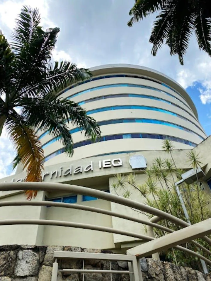 Oficina en Venta en Clínica IEQ de Valencia Carabobo — 3 hab 69m² — USD 75,000