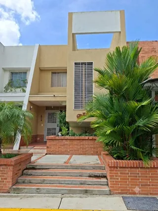 Townhouse en Altos de Guataparo, Conjunto Residencial Las Villas