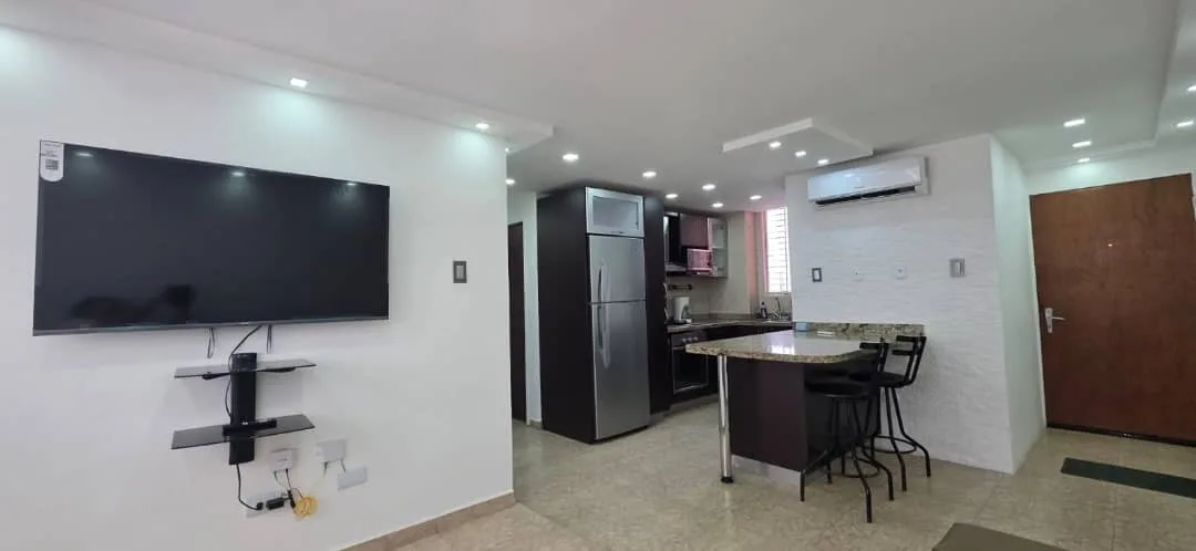 Apartamento en Alquiler en Tulipán, San Diego — 2 hab 56m² — USD 300