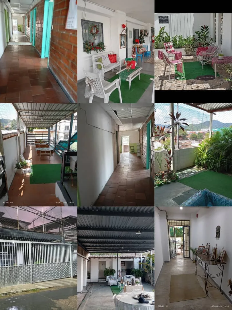 Casa en Venta en calle Anzoátegui a 50 metros de la Av cedeño — 15 hab 1008m² — USD 175,000
