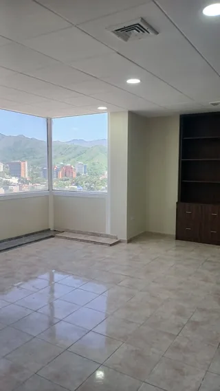 Oficina en Av. Bolívar, torre Camoruco. Valencia.