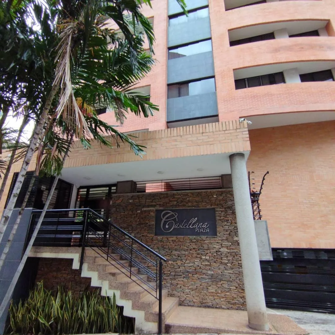 Apartamento en Alquiler en Trigaleña Alta, Residencias Castellana Plaza — 2 hab 80m² — USD 450