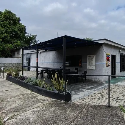 Local en Lomas del Este — USD 250