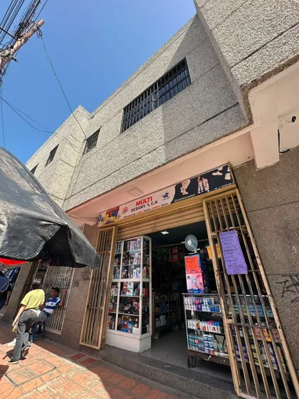 Local en Centro de Guacara, Calle Bolívar, cerca de la plaza Bolívar y de la Iglesia Parroquial San Agustín — USD 120.000