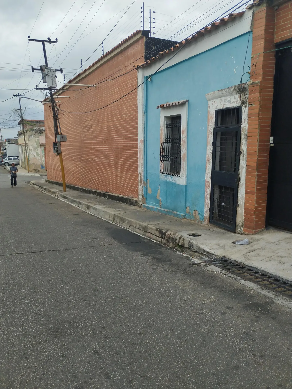 Casa en Venta en San Blas , Valencia , Carabobo — 3 hab 166m² — USD 23,000