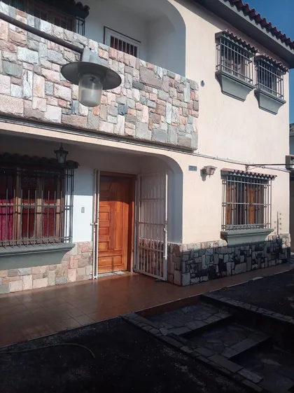Casa en Urb. Trigal Norte, Valencia — USD 130.000