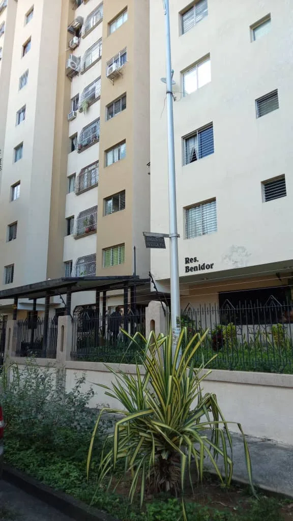 Apartamento en Venta en Prebo, detrás del Shopping Center, Res. Benidor — 3 hab 105m² — USD 75,000