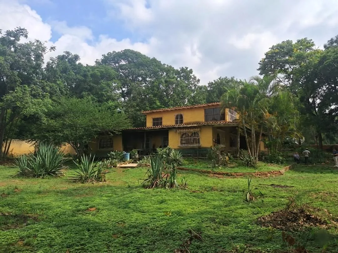 Terreno en Venta en Parcela Sabana del Medio Barrera Municipio libertador — 4 hab 7800m² — USD 58,000
