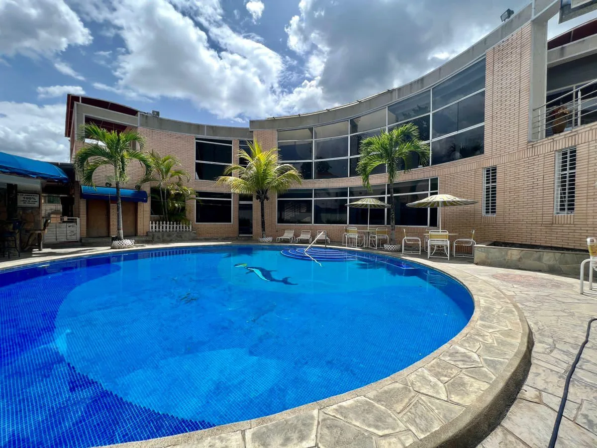 Casa en Venta en Urbanización villas de San Diego, la cumaca san Diego, Valencia estado Carabobo — 8 hab 1107m² — USD 527,000