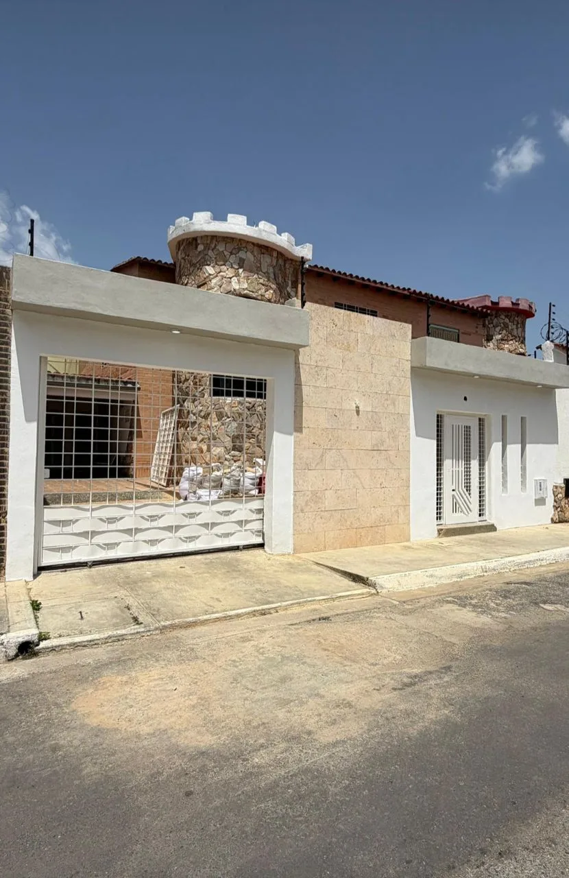 Casa en Venta en Valencia — 4 hab 162m² — USD 195,000