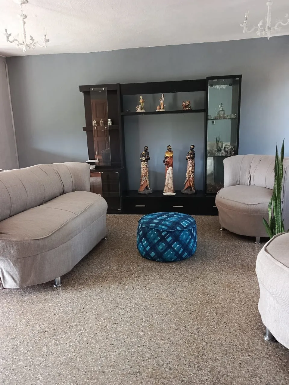 Apartamento en Venta en Avenida Bolivar Norte , Urb  Kerdel — 3 hab 68m² — USD 43,000
