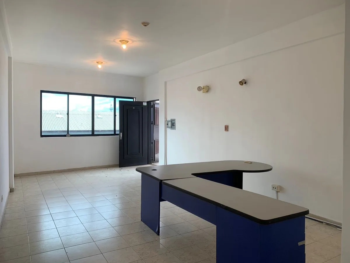 Oficina en Alquiler en San Diego, Castillito, Centro Comercial Autana 45m² — USD 165