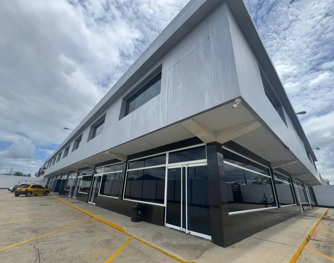 Local en Alquiler en Zona Industrial Municipal Norte, Valencia (ZIMN) 166m² — USD 850
