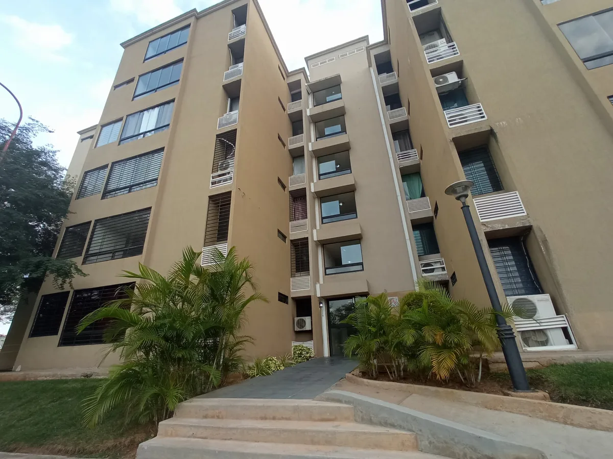 Apartamento en Alquiler en Valle Topacio, San Diego Carabobo — 2 hab 60m² — USD 350