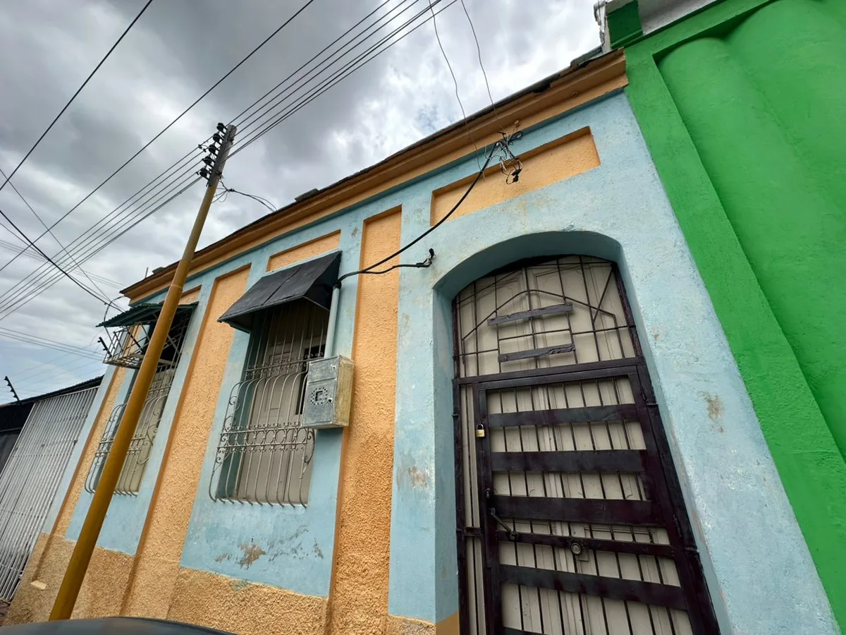 Casa en Venta en Calle Libertad, Centro de Valencia — 7 hab 290m² — USD 35,000