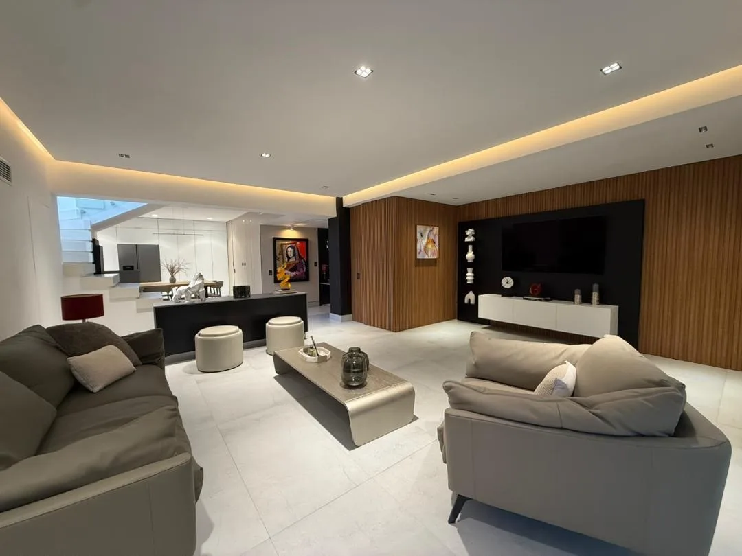 Penthouse en Venta en la trigaleña — 4 hab 300m² — USD 400,000