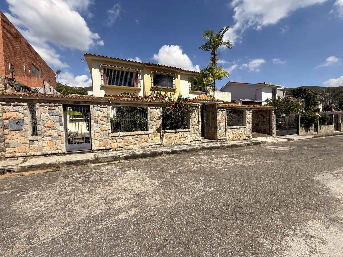 Casa en Venta en PREBO III / VALENCIA ESTADO CARABOBO — 5 hab 441m² — USD 220,000