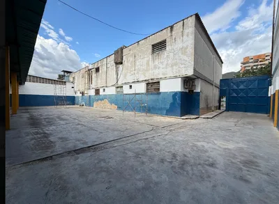 Galpón en Calle del Hambre, Mañongo — USD 1.800