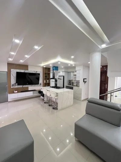 Townhouse en Naguanagua, Urbanización Manantial, Res. Naiguata — USD 195.000