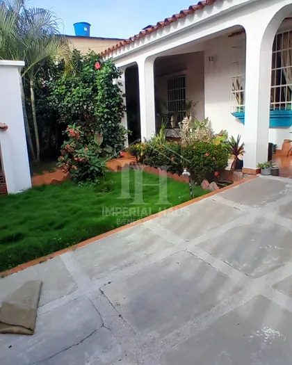 Casa en Urb. Los Caobos, Valencia — USD 500